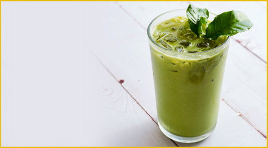 Prueba una bebida diferente: Un refrescante té matcha!